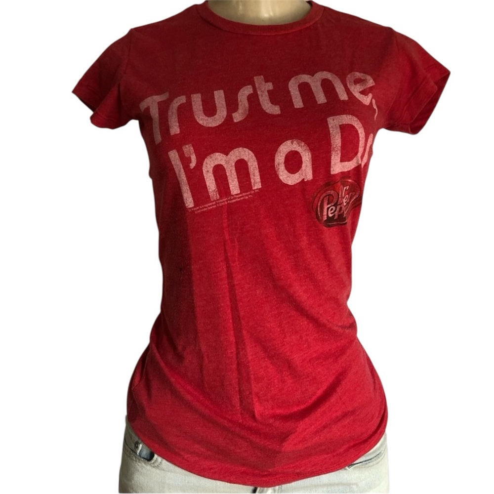 TNT "Trust me I'm a Dr" Dr Pepper Distressed Vintage Red Graphic Tee - Large